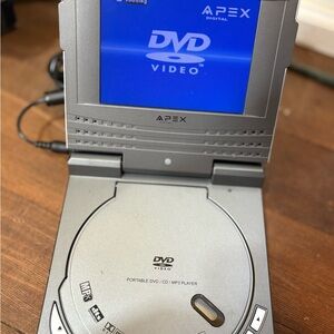 APEX Digital Portable DVD/CD/MP3 Player foPD-450 WORKS 2 chargers / carry case !
